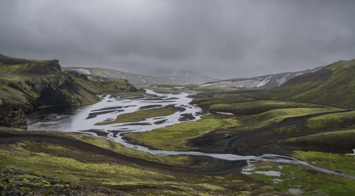Woda w kryzysie: od oceanów po kran. Mechanizmy, skutki i prewencja na 5 poziomach